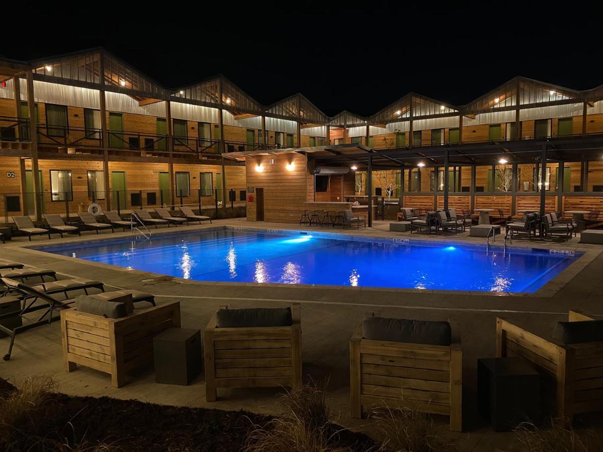 Cotton Court Hotel, By Valencia Hotel Collection Lubbock Exterior photo