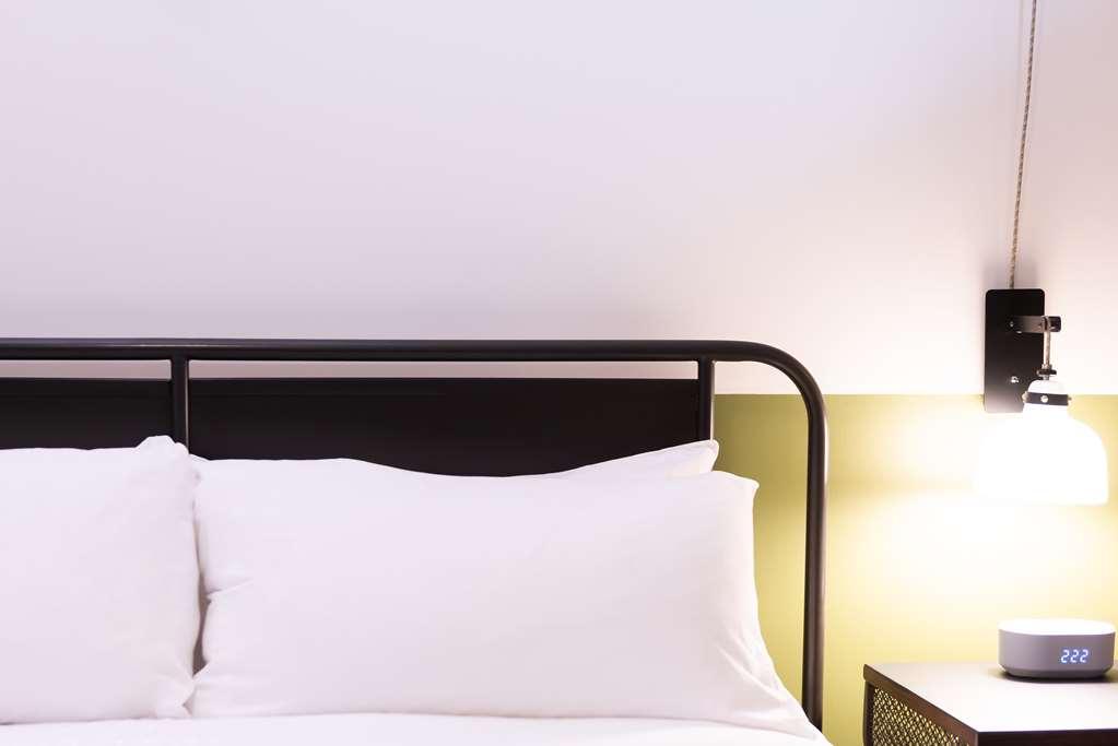 Cotton Court Hotel, By Valencia Hotel Collection Lubbock Room photo
