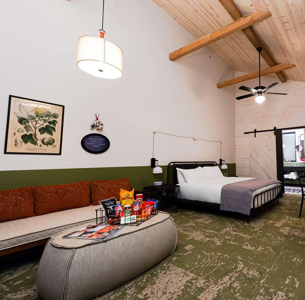 Cotton Court Hotel, By Valencia Hotel Collection Lubbock Room photo